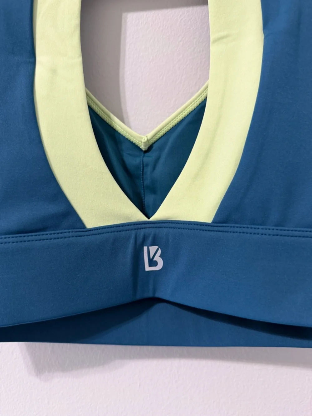 BuffBunny Collection Airbrush Maraschino Nile Multi Teal Sports Bra Size Small